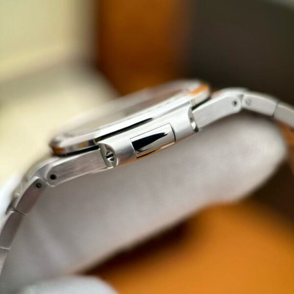 PATEK PHILIPPE 7010/1G011