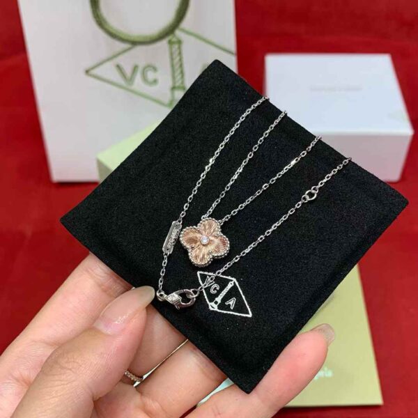 Van Cleef & Arpels Clover necklace