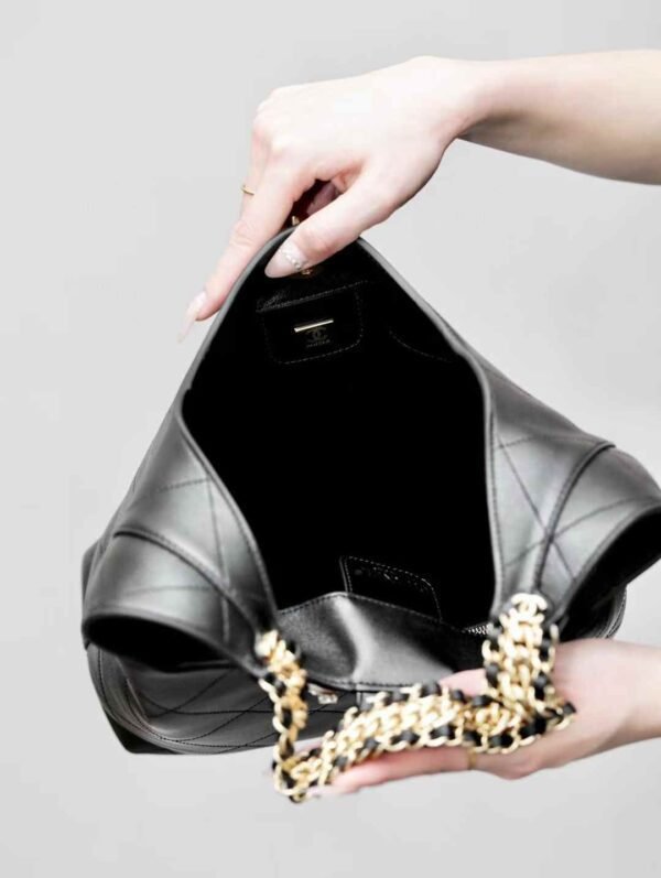 CHANEL  Hobo Bag