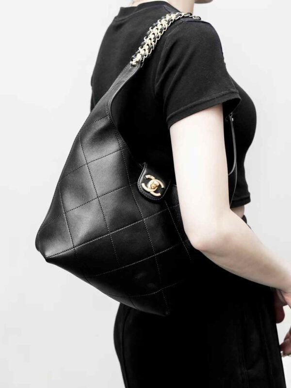 CHANEL  Hobo Bag