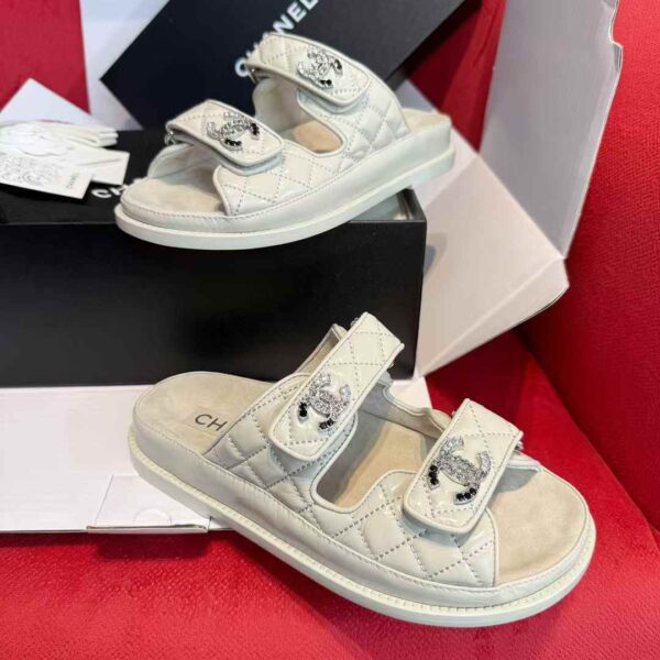 Chanel oil wax slippers