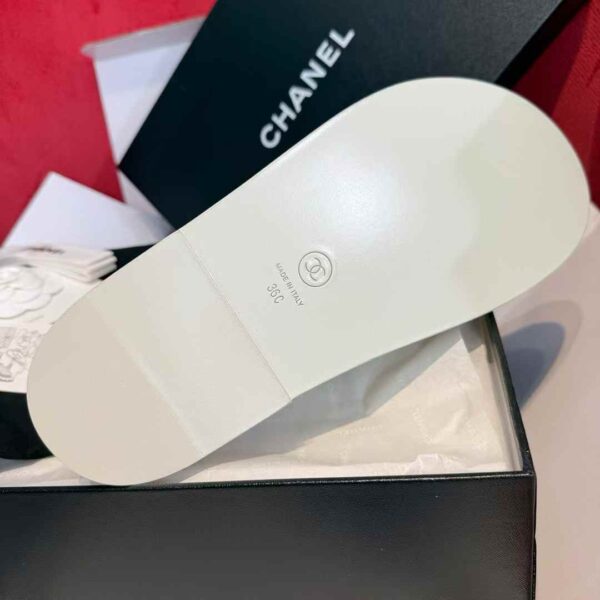Chanel oil wax slippers