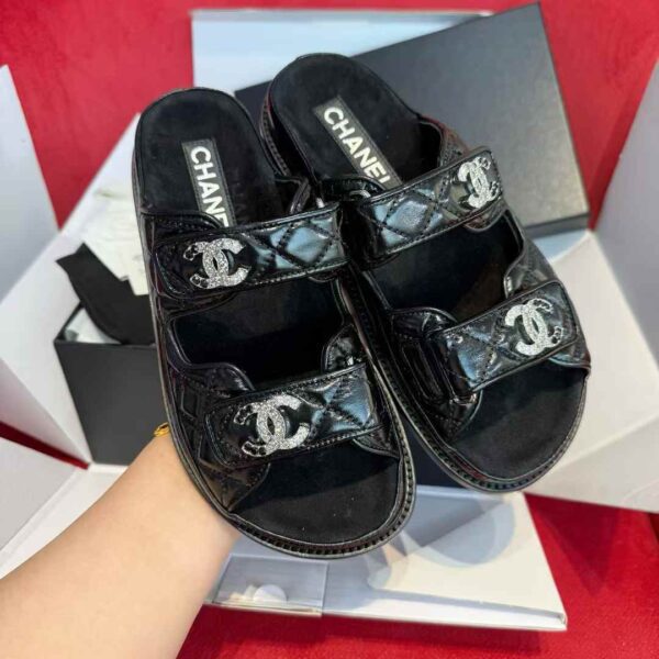 Chanel oil wax slippers