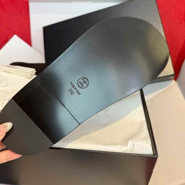 Chanel oil wax slippers