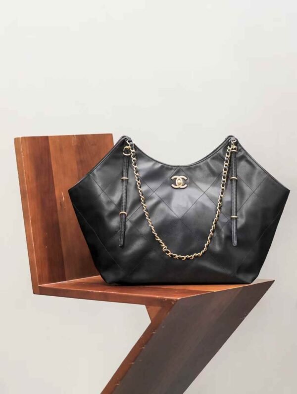 CHANEL Maxi Shopping Bag