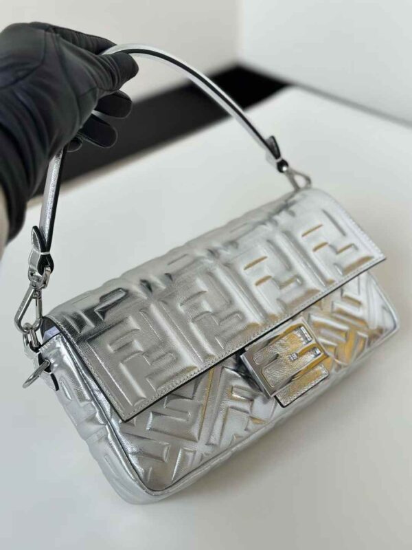 FENDI Baguette BAG