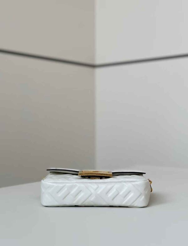 FENDI Baguette Mini