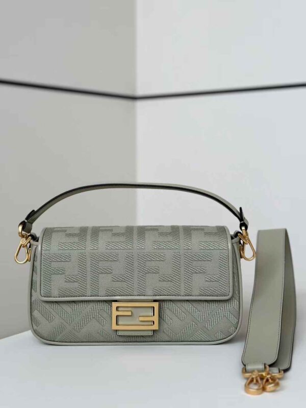 FENDI BAGUETTE BAG