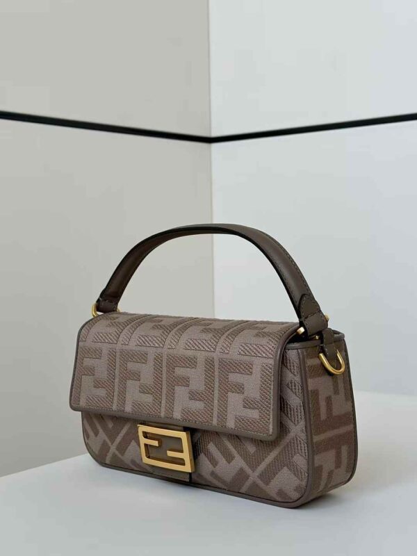 FENDI BAGUETTE BAG