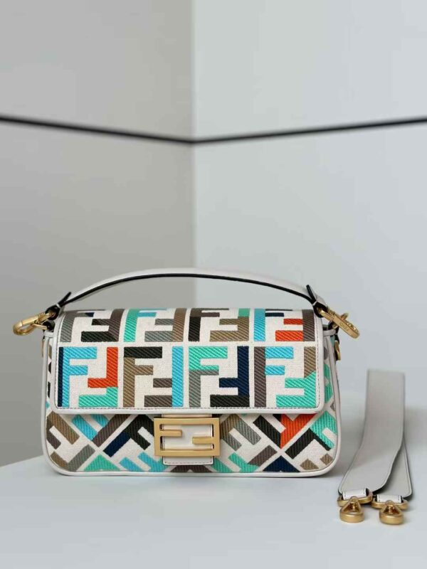 FENDI BAGUETTE BAG