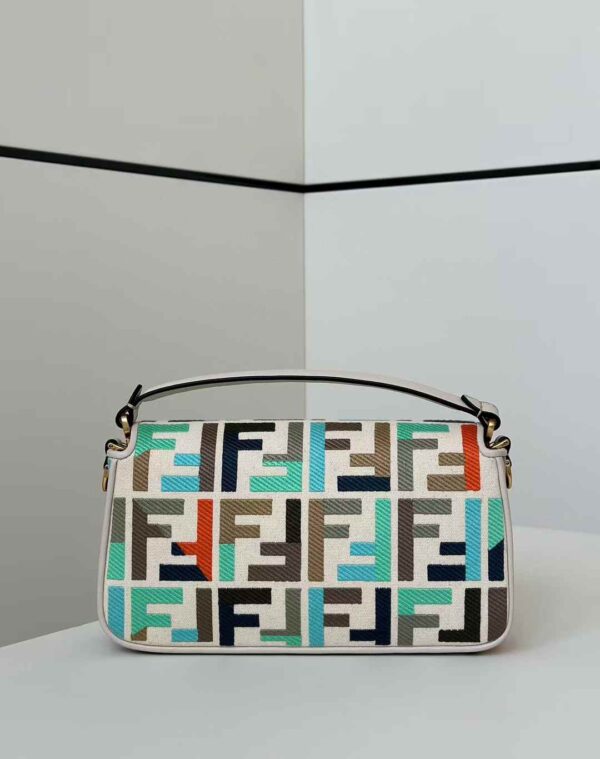 FENDI BAGUETTE BAG