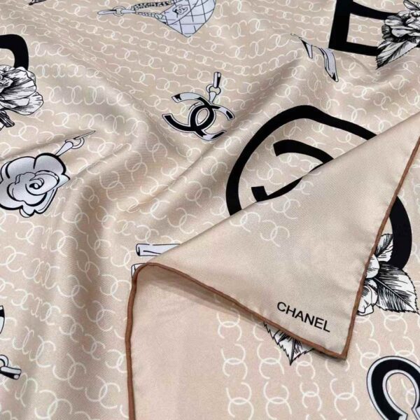 CHANEL Square scarf