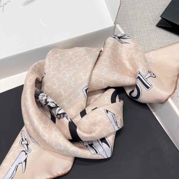 CHANEL Square scarf