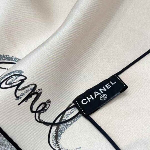 CHANEL Square scarf
