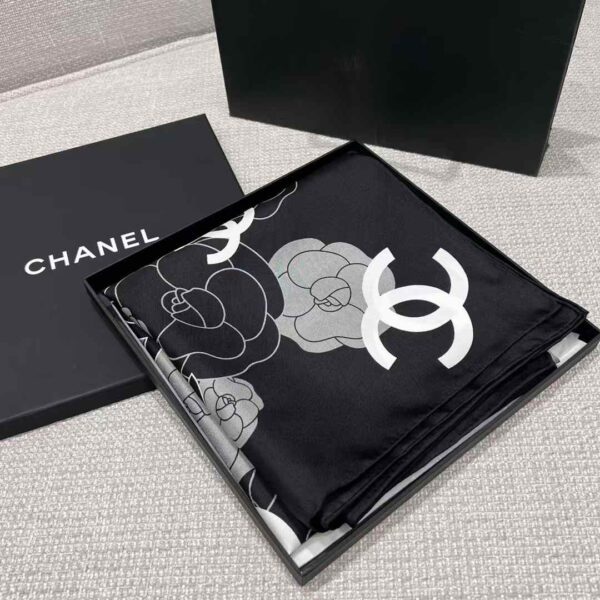 CHANEL Square scarf