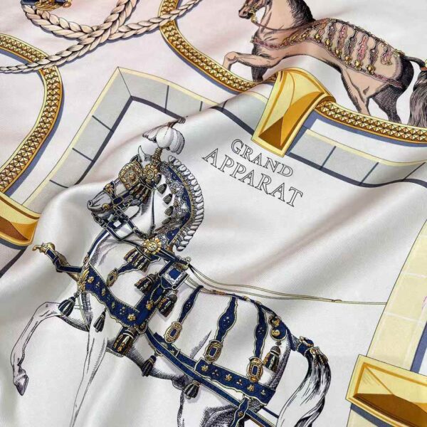 HERMES Square scarf