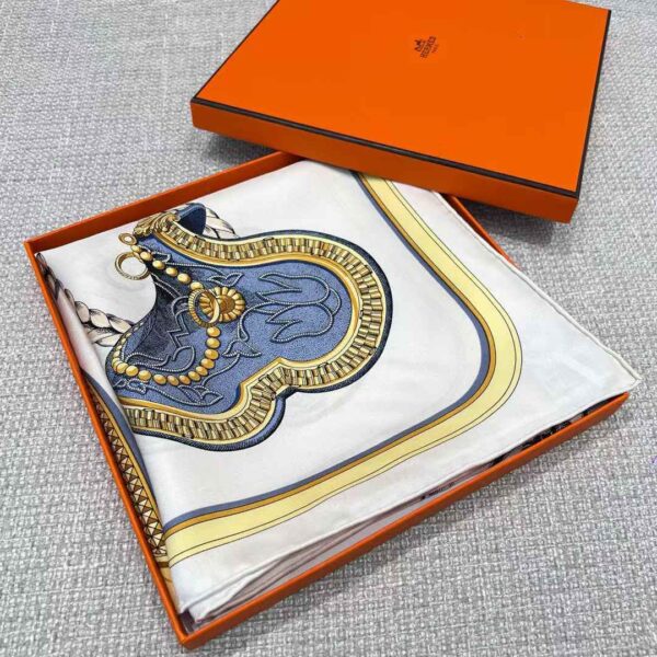 HERMES Square scarf