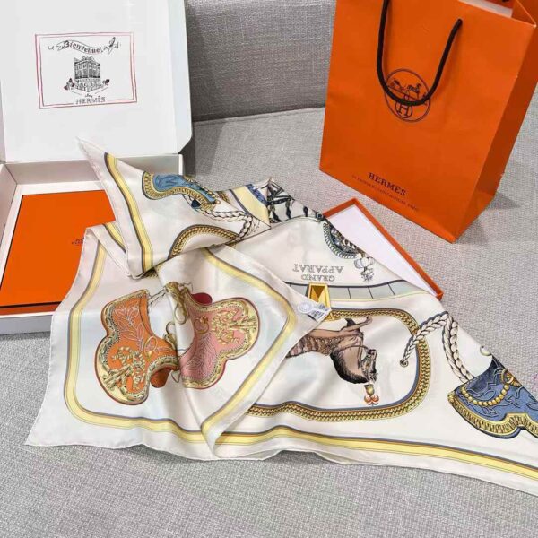 HERMES Square scarf