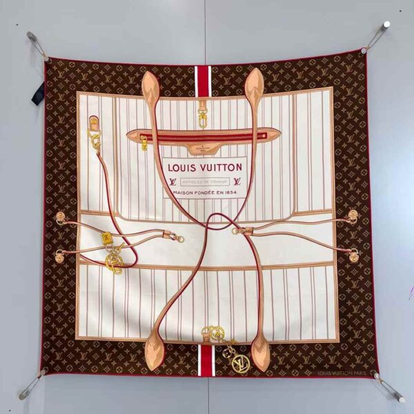 LOUIS VUITTON Square scarf