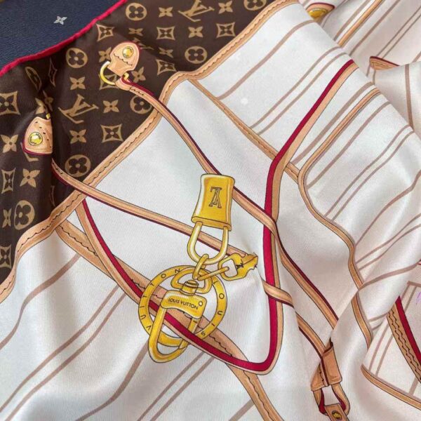 LOUIS VUITTON Square scarf