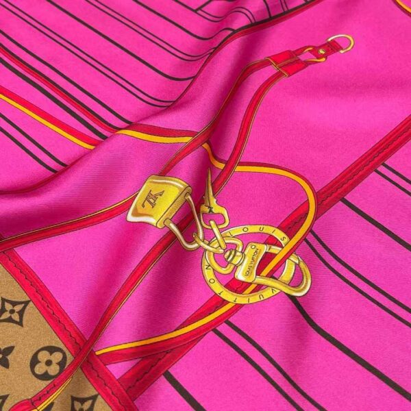 LOUIS VUITTON Square scarf