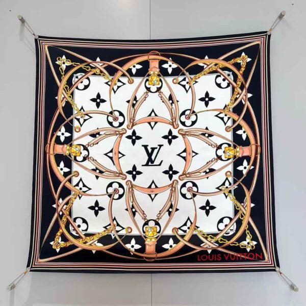 LOUIS VUITTON Square scarf