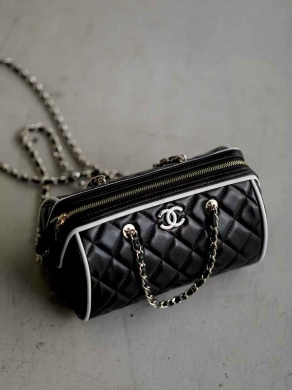 CHANEL Clutch with Chain