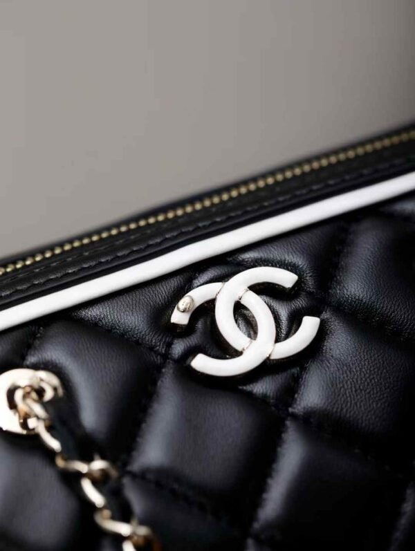 CHANEL Clutch with Chain