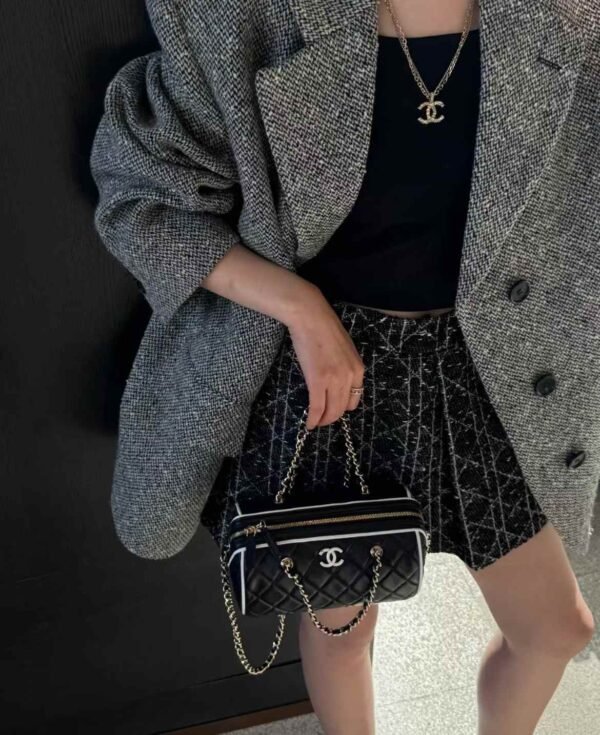 CHANEL Clutch with Chain