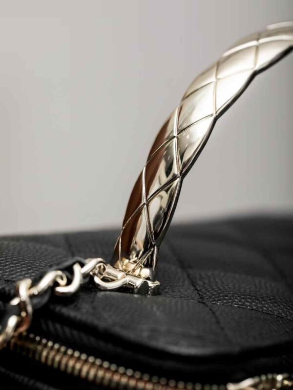 CHANEL Chain makeup bag