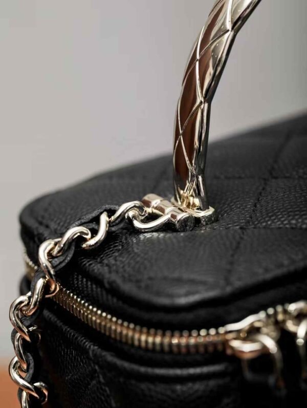 CHANEL Chain makeup bag