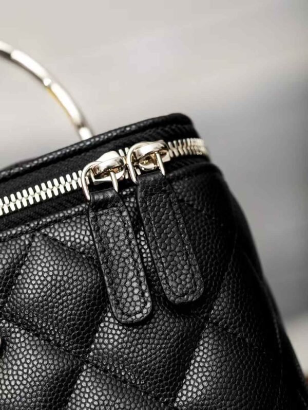 CHANEL Chain makeup bag