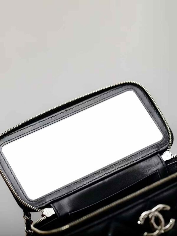 CHANEL Chain makeup bag