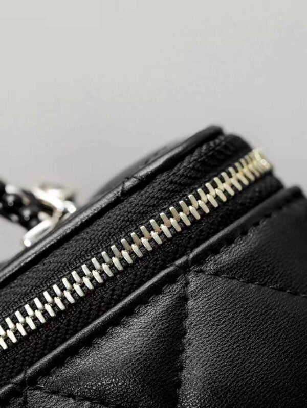 CHANEL Chain makeup bag