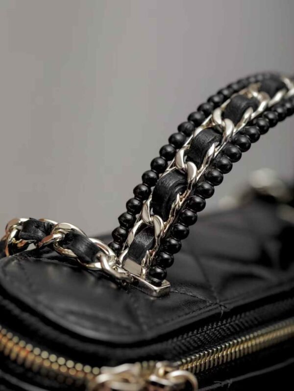 CHANEL Chain makeup bag