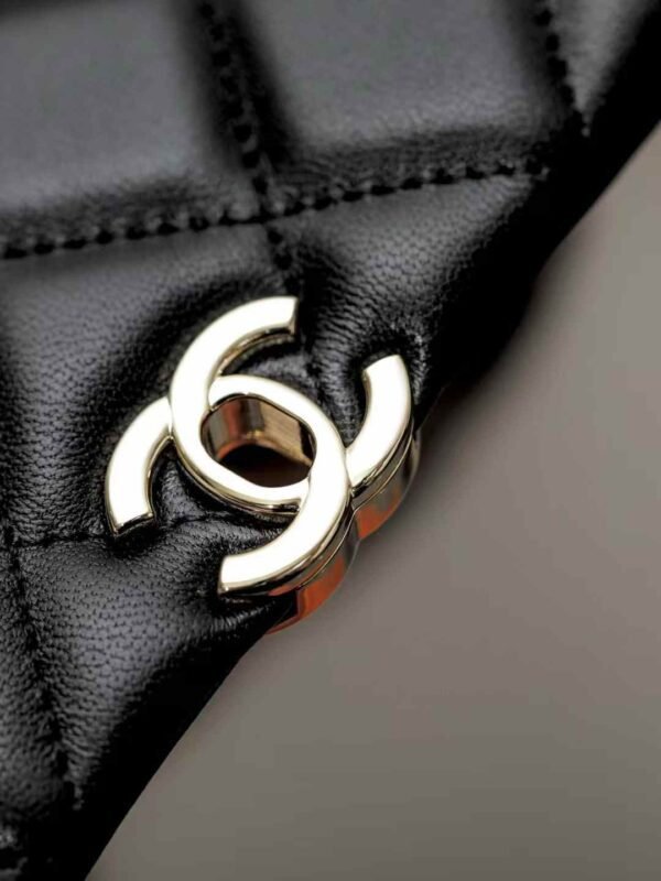 CHANEL FLAP PHONE HOLDER WITH CHAIN