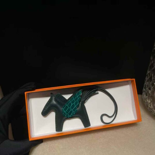 HERMES Hanging accessories (contact customer service to confirm the color when placing an order)