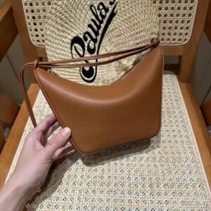 LOEWE  Hammock hobo in classic calfskin