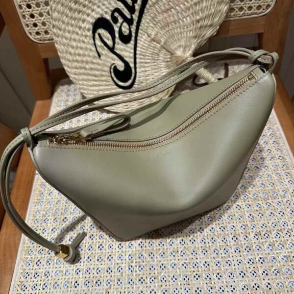 LOEWE  Hammock hobo in classic calfskin