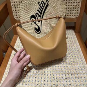 LOEWE  Hammock hobo in classic calfskin