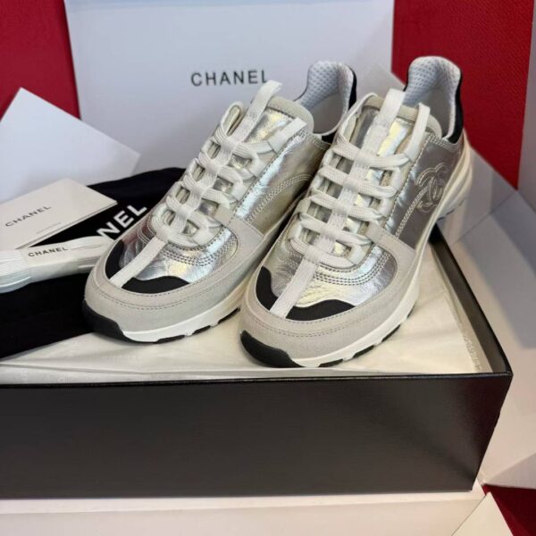 CHANEL 25A Sneakers