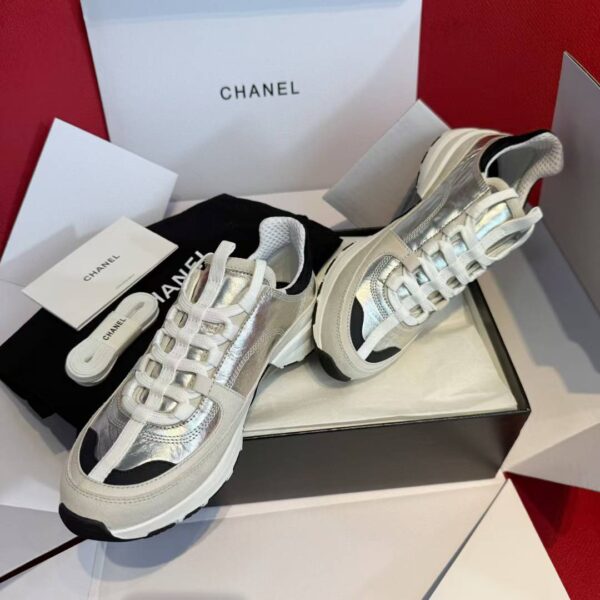 CHANEL 25A Sneakers
