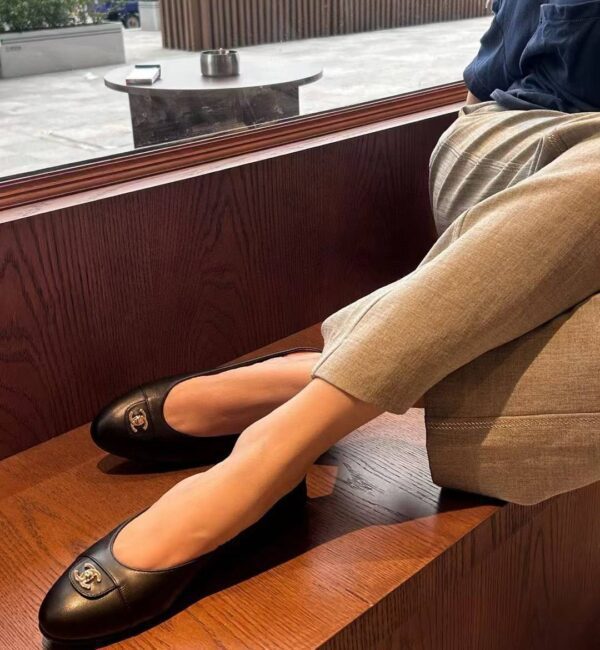 CHANEL Flat-soled casual shoes