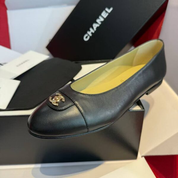 CHANEL Flat-soled casual shoes