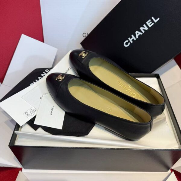 CHANEL Flat-soled casual shoes