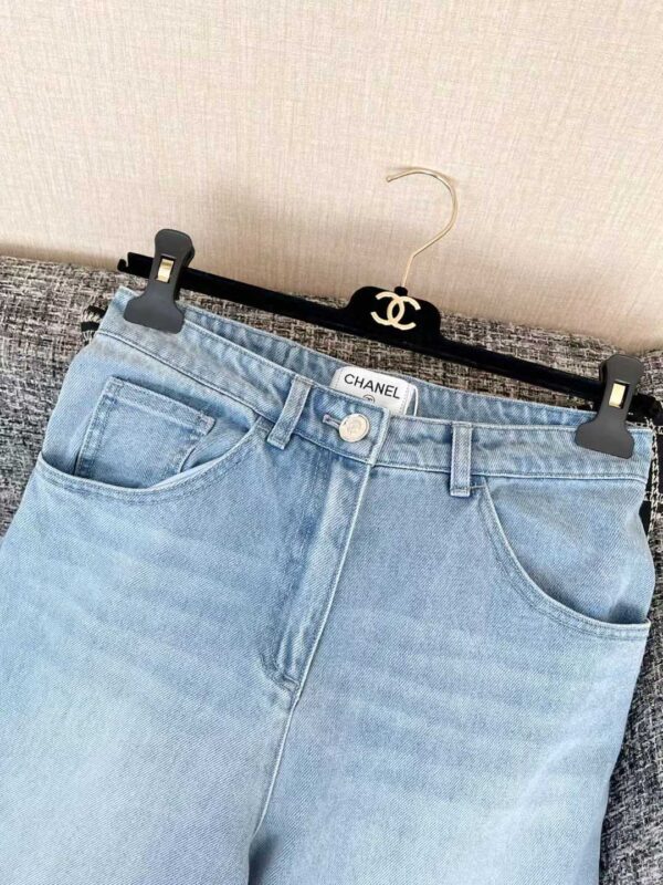 CHANEL Jeans