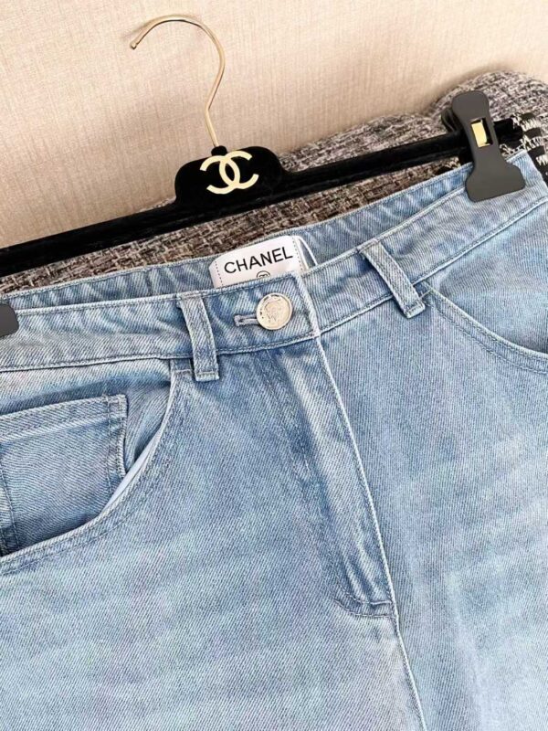 CHANEL Jeans
