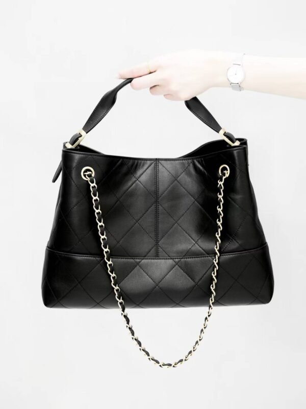 CHANEL SHOPPING BAG
