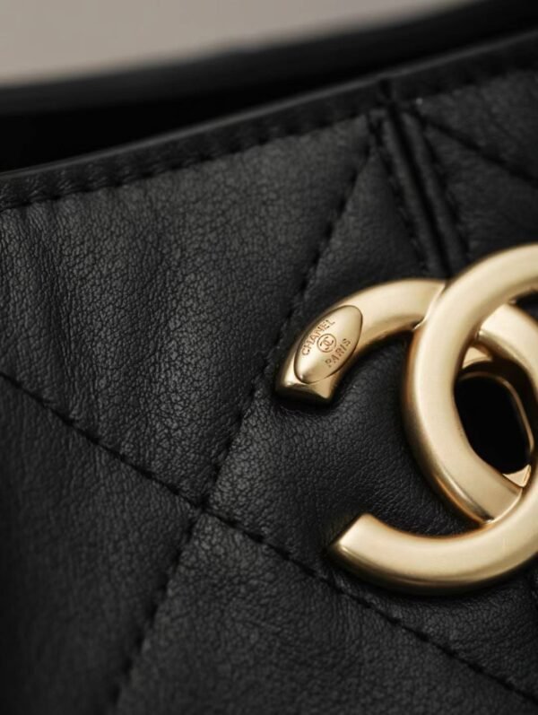 CHANEL SHOPPING BAG