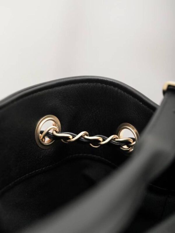 CHANEL SHOPPING BAG